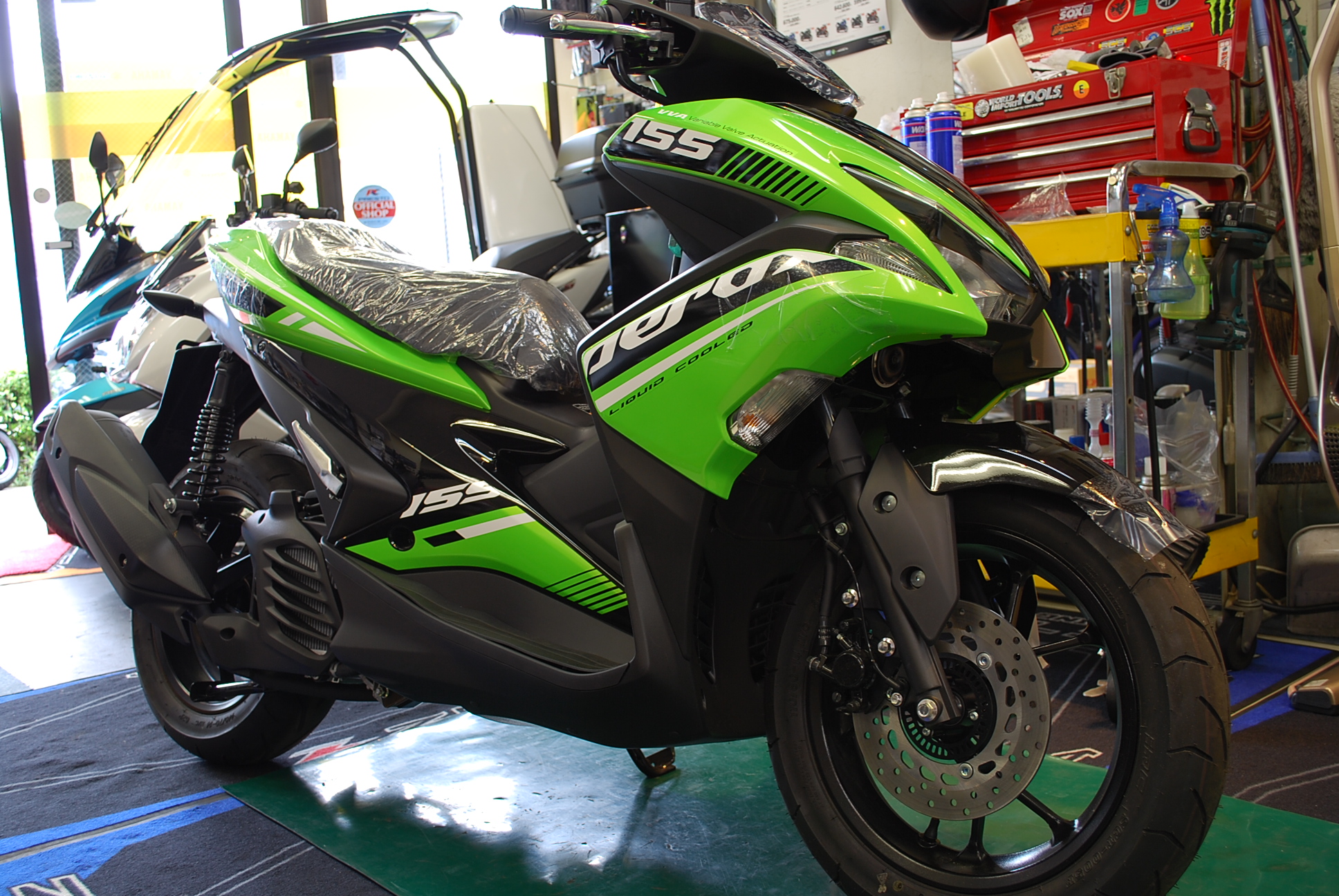 エアロックス　N-MAX　ヨシムラ 009